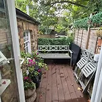 Charming London 2 Bed Apartment Kennington Oval