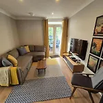 Charming London 2 Bed Apartment Kennington Oval