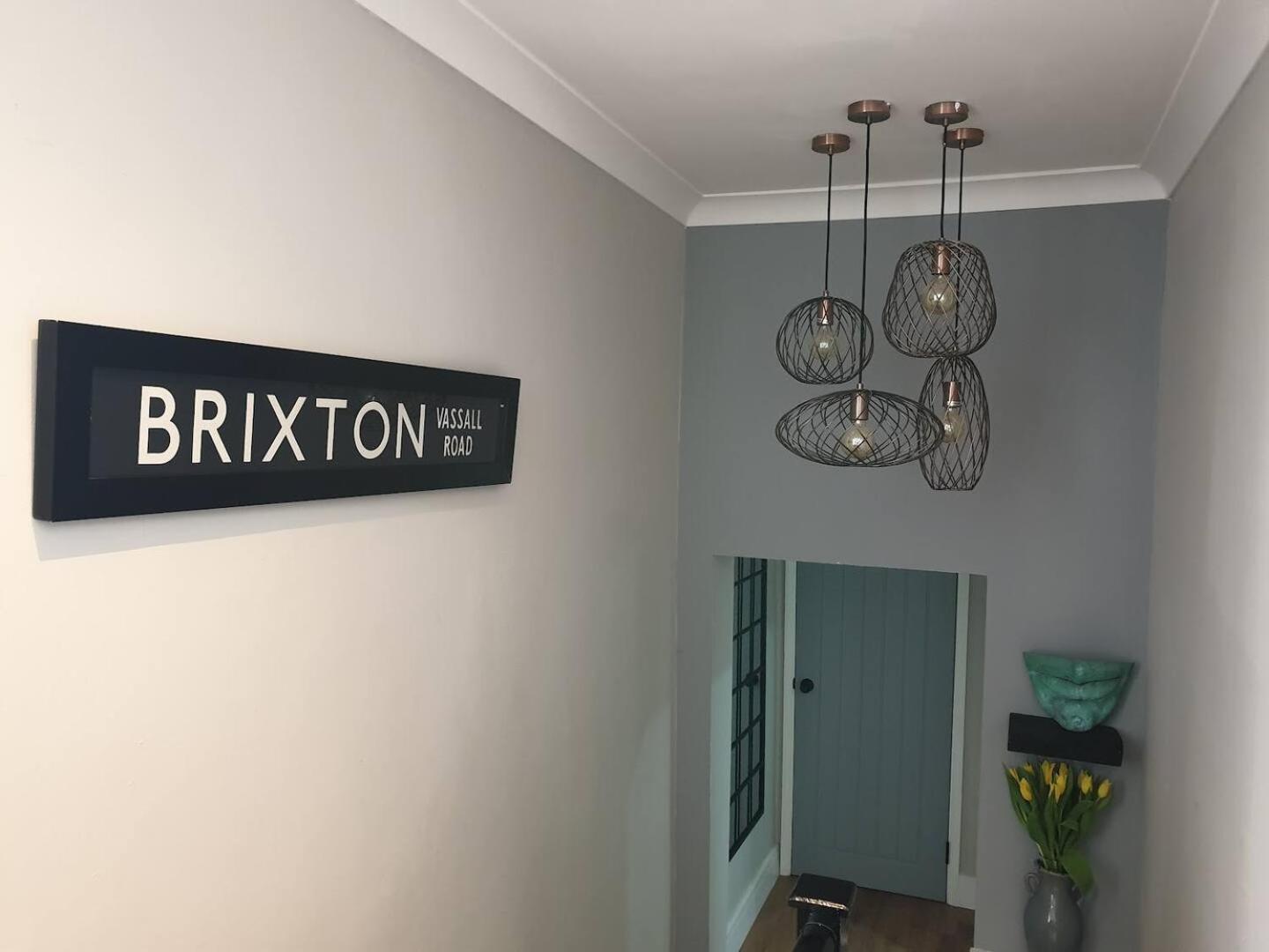 Charming 2 Bed Kennington Oval * Londra