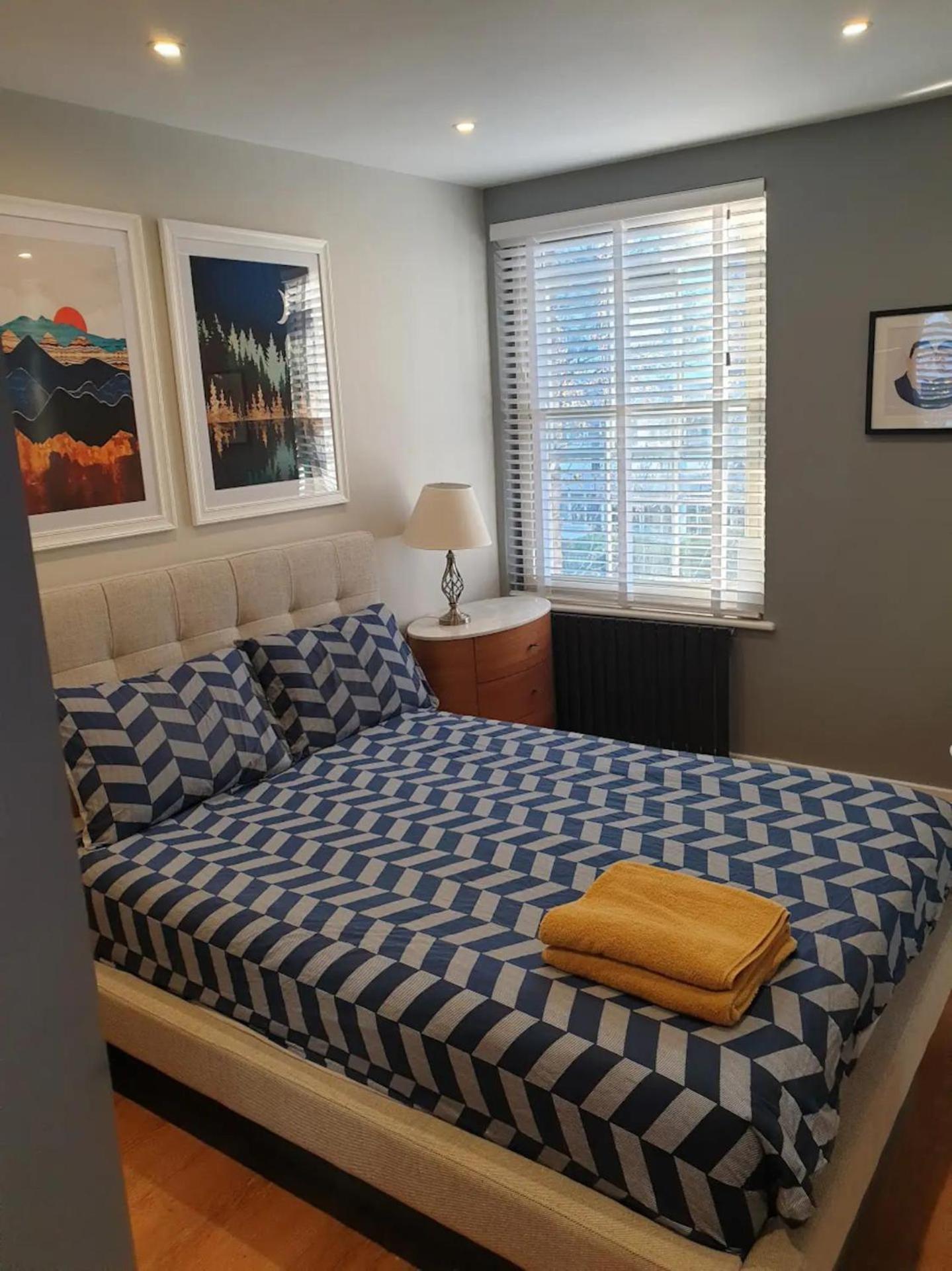 Charming 2 Bed Kennington Oval Londra